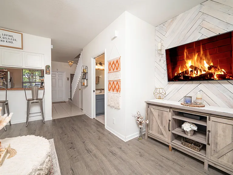 10061 Lone Cypress St — Photo 5