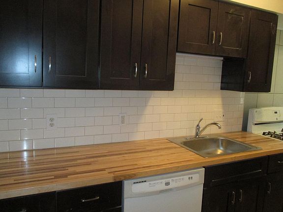 3rd image of 1755 Cumberland Rd