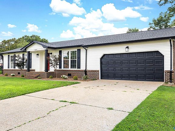 4th image of 10307 Leicester Dr SW