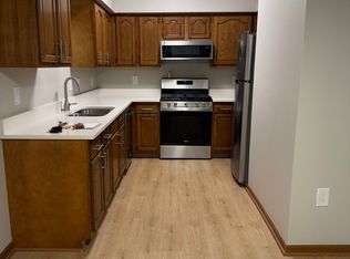 987 McKnight Cir APT 2, Rockford, IL 61107
