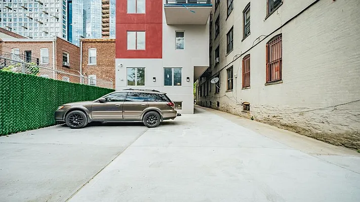 Rented by Nooklyn NYC LLC | media 46
