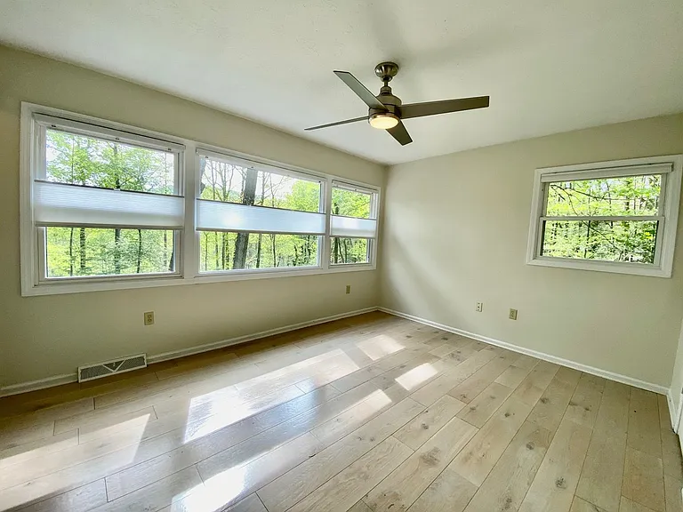 50 Ferncliff Dr — Photo 24