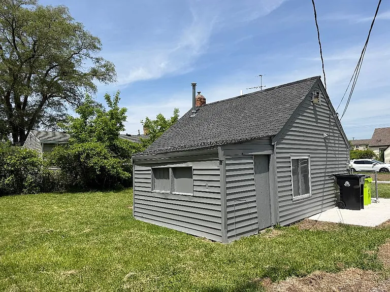 18374 Mesle St — Photo 20
