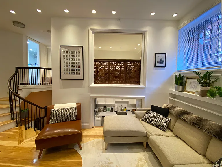 503 Beacon St #11 — Photo 1