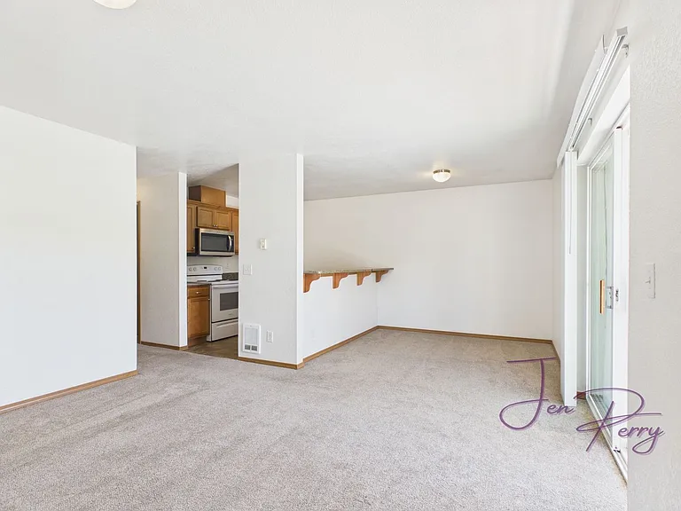 5747 Fallbrook Ln — Photo 12