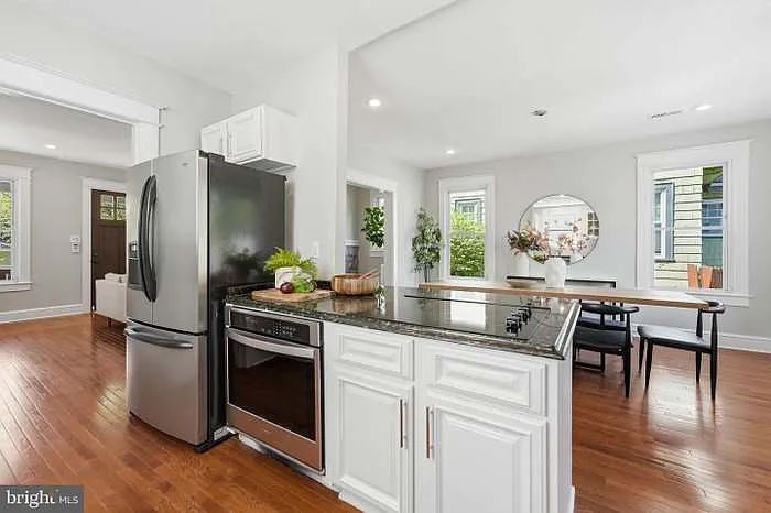 1215 Hamilton St NW — Photo 6