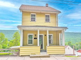 566 E Railroad St, Nesquehoning, PA
