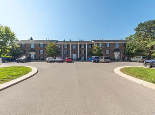 505 W Highland Rd, Howell, MI 48843