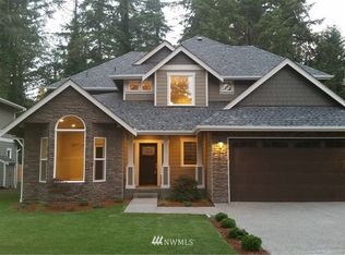 11818 Interlaaken Dr, Lakewood, WA