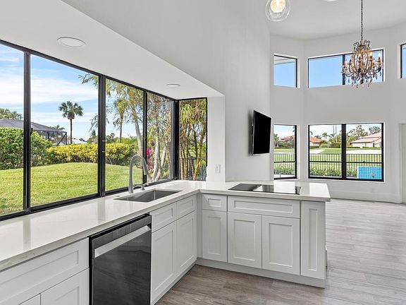 4th image of 4961 SW Parkgate Boulevard