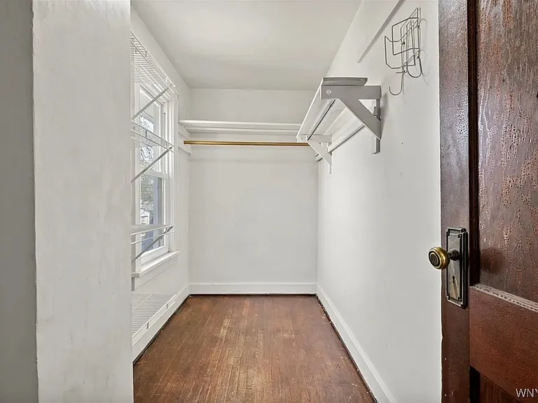 139 N End Ave — Photo 9