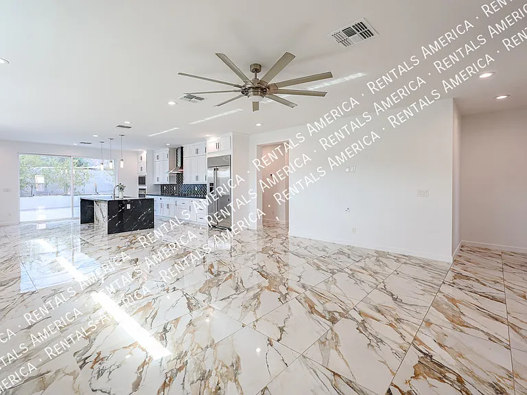 347 E La Mirada Dr — Photo 9