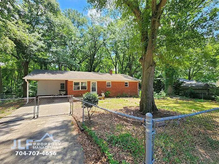 502 S Emerson St — Photo 17