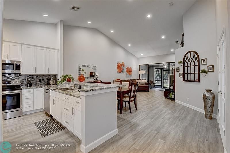 7704 Lexington Club Blvd APT B, Delray Beach, FL 33446 | Zillow