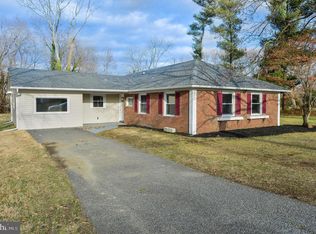 2 Millbrook Dr, Willingboro, NJ 08046