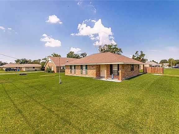2nd image of 167 Schexnaydre Ln
