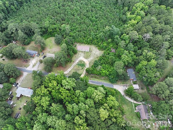 4th image of 132 Short Town Rd