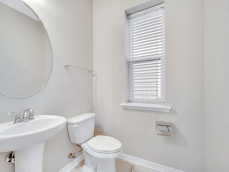8161 Laureate Blvd — Photo 22