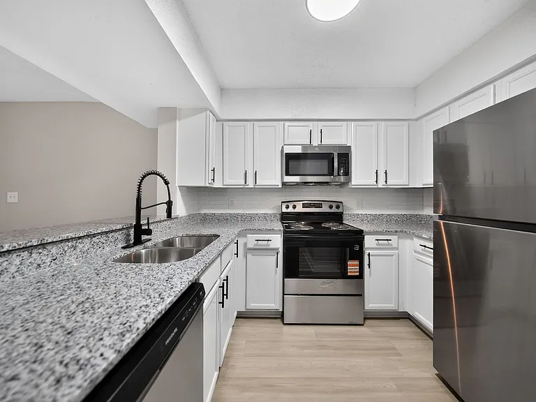 Spring Branch Apartments — Photo 12