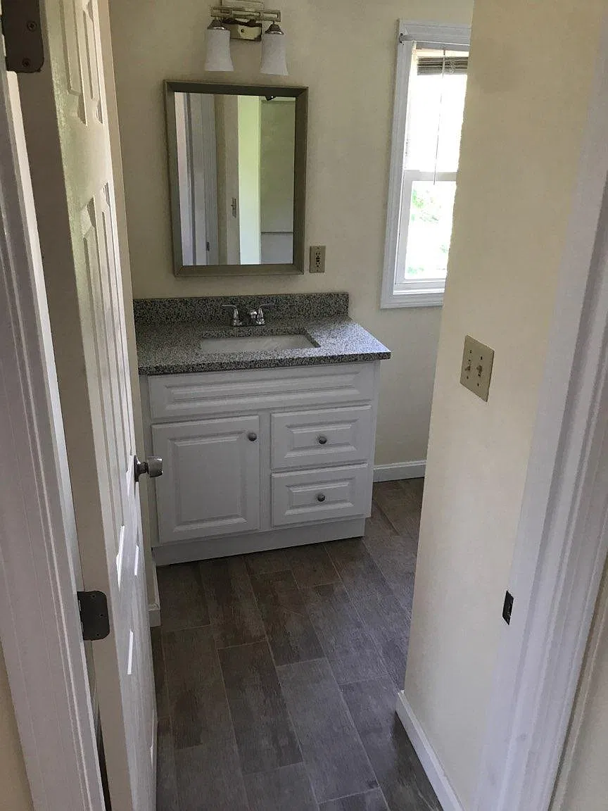 2 bed, 1000 sqft, $1,600 — Photo 3