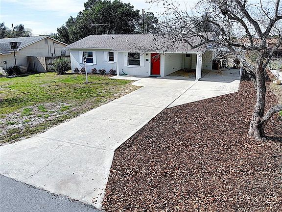 3rd image of 925 N Sunset Dr