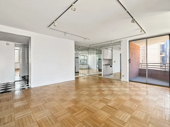 236 East 47th Street 24E image 2 of 9