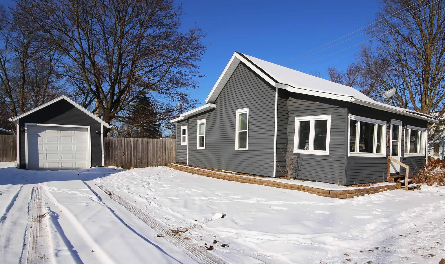 1201 5th St photo 1