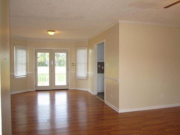 Living Room & Dining Area