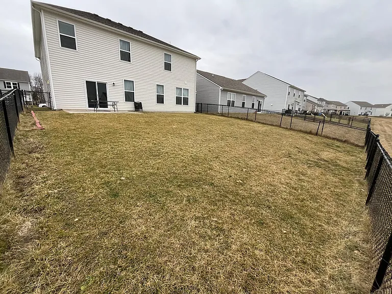 2346 Creek Bank Dr — Photo 41
