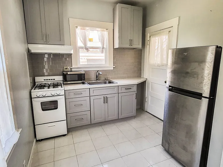 2641 Webster St #3 — Photo 11
