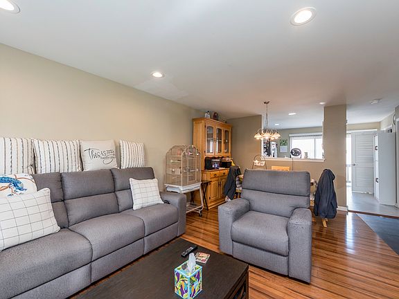 5th image of 572 Richard Brown Blvd