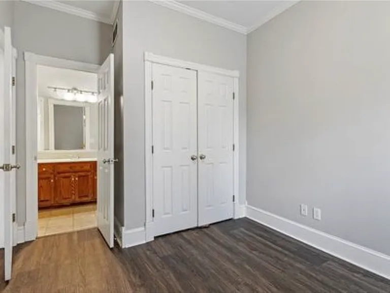 810 W Truman Rd — Photo 5