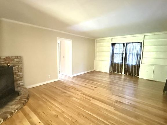 3rd image of 13024 S Pine St