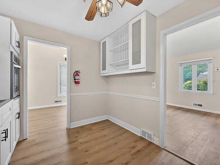 1120 Greenbriar Rd — Photo 8