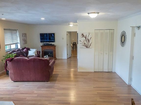 4th image of 215 Thomas Burgin Pkwy Unit 44
