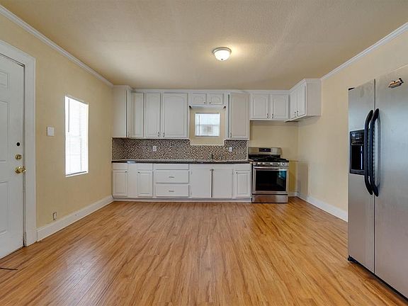 2nd image of 4265 Elkins Ave