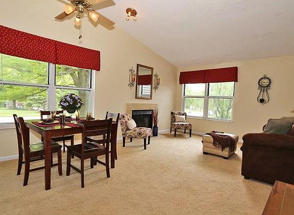 3rd image of 963 Oakgrove Park Ct