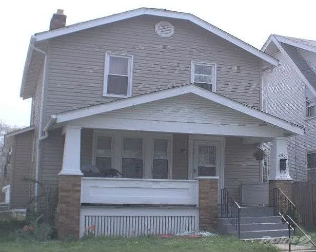 248 N Oakley Ave photo 1