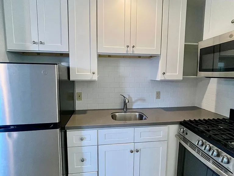 2167 Pierpont Blvd — Photo 5