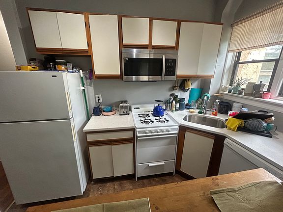 2nd image of 3308 Hamilton St APT 4