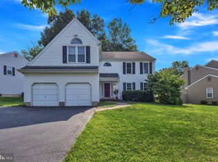 106 Runnymede Dr, Lansdale, PA 19446