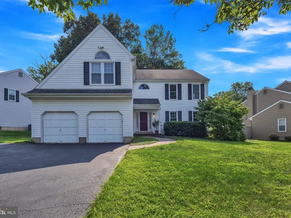 106 Runnymede Dr, Lansdale, PA 19446