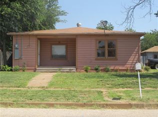 308 W 3rd St, Breckenridge, TX 76424