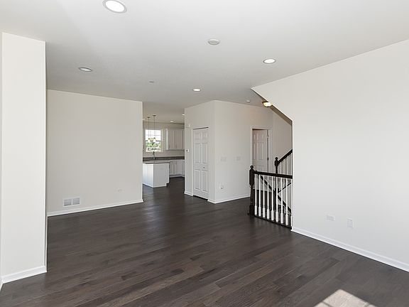 5th image of 13923 S Belmont 18.01 Dr