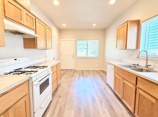 5832 & 5830 SE Glen Echo Ave #5832, Gladstone, OR 97027