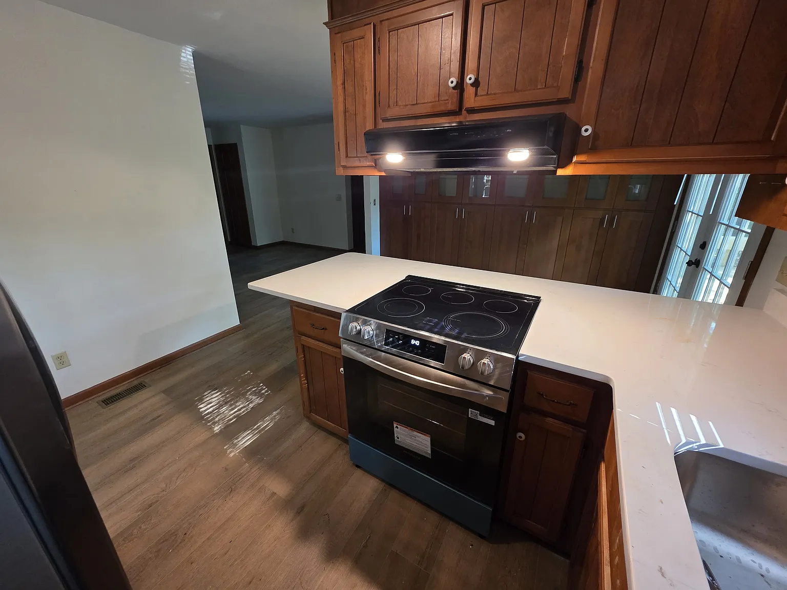 3 bed, 1200 sqft, $1,950 — Photo 3