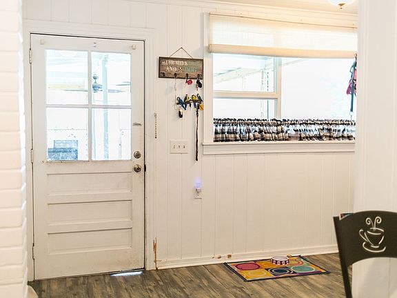 2nd image of 5597 E Railroad Ave