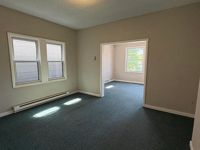 54 Diamond Ave — Photo 4