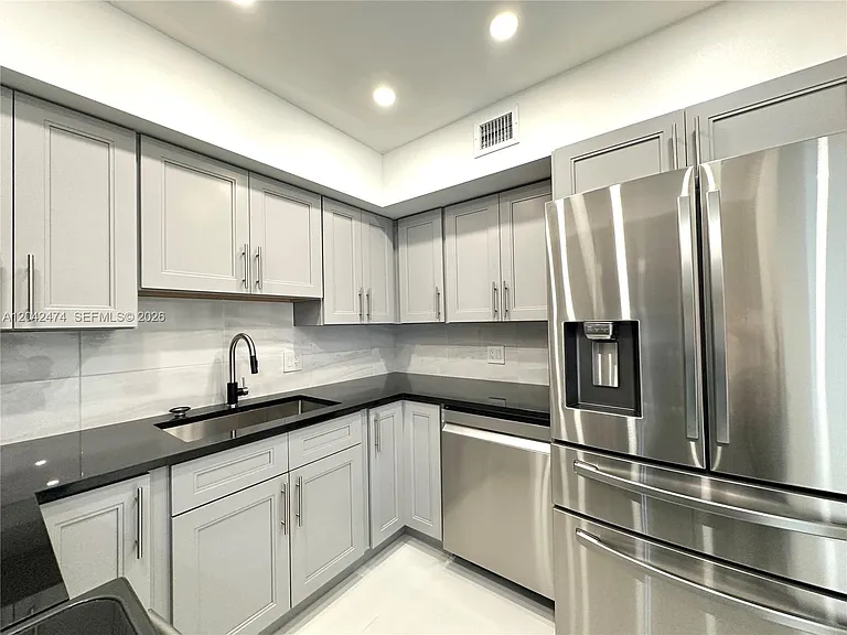 17620 Atlantic Blvd #310 — Photo 11