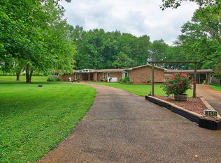 4694 E Robertson Rd, Cross Plains, TN 37049